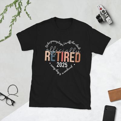Offiziell im Ruhestand 2025 Herz-Shirt für Frauen Ruhestands-T-Shirt