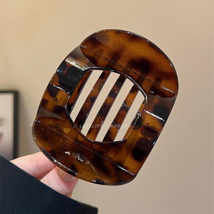 

Retro high-looking curved abalone hairpin for the back of the head with temperament and half-tied hairpin for women s new hair accessories