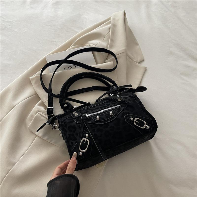 Prémiová taška dámská podzimní nová dojíždějící taška pod paži módní jednoduchý výklenkový design taška přes rameno messenger