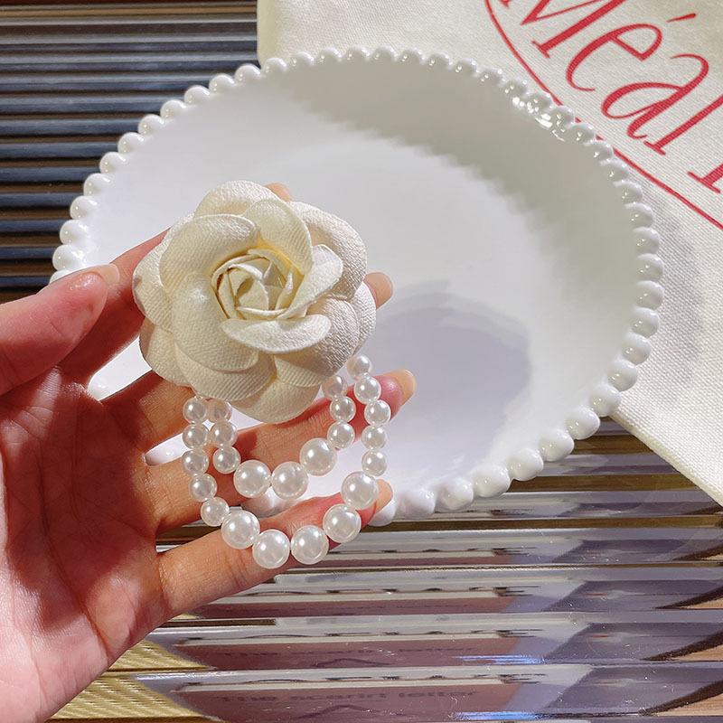 Xiaoxiangfeng Corsage Retro Exquisite Black and White Camellia Brooch Classic Pearl Beaded Pin