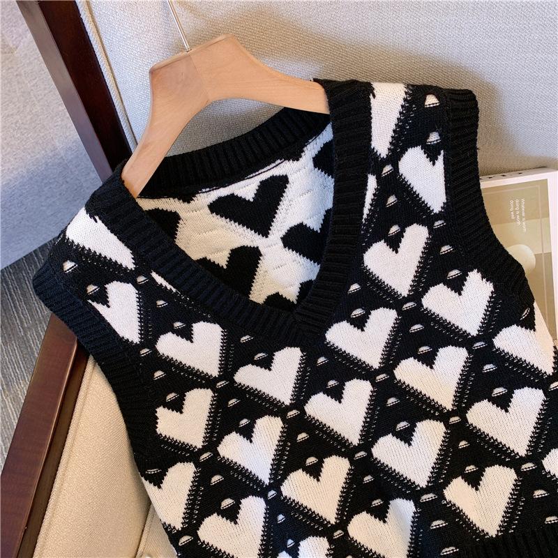 Women Knitted Love Vest Sweater Japanese FashionV Neck Sleeveless Sweater Female Tops