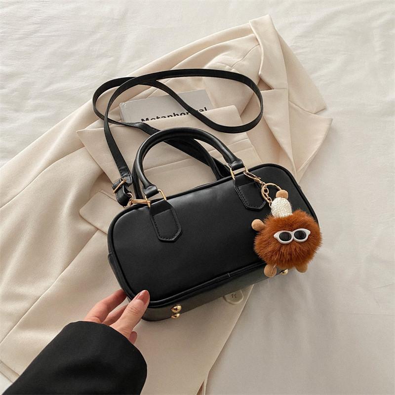 

Трендовая уличная сумка из искусственной кожи 2024 Весна Новое поступление Модная винтажная сумка-подушка для женщин в черном и коричневом цвете Without Pendant чёрный