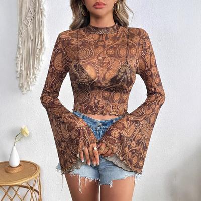 Camiseta de manga larga acampanada con cuello redondo y estampado de malla para mujer de primavera y verano