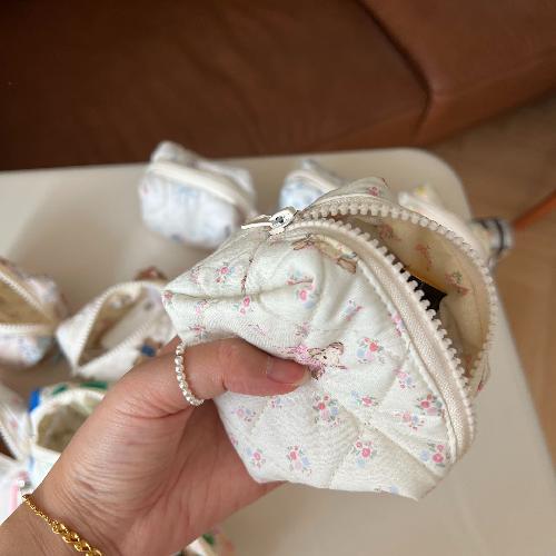 Quilted Quilted Earphone Bag Cute Mini Toast Bag Card Bag Coin Purse Hanging Bag with Hook