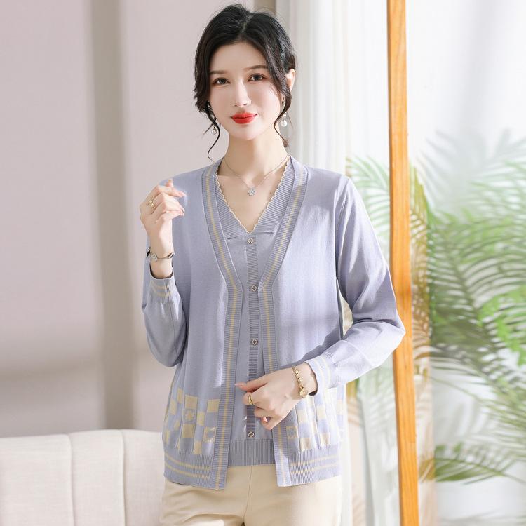 Mom's Spring Suit Western-style Knitted Cardigan Fashion New Middle-aged and Elderly Women 40-year-old Age-reducing Two-piece Suit