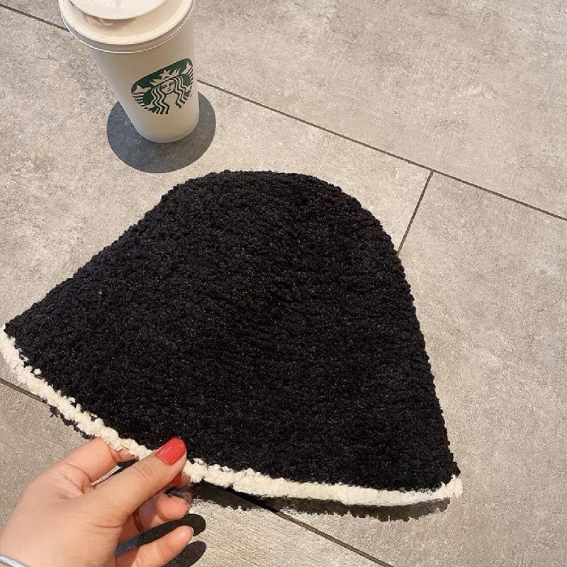 Winter Plush Fishermans Hat With Color Blocking Design Suitable For Cold Seasons
