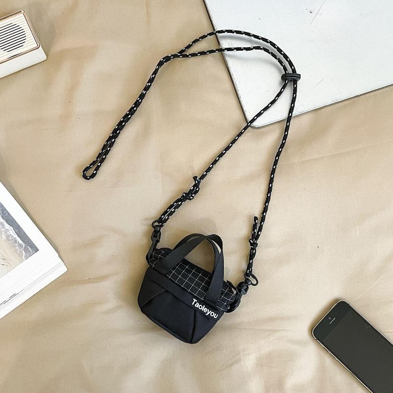 

Міні-сумка-тоут Універсальна нейлонова сумка для навушників Нішевий дизайн Гаманець Міні-ручна сумка Сумка-месенджер Сумка через плече чорний