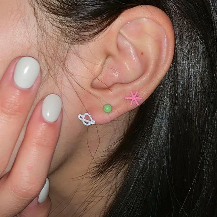 Pastel doodle piercing (Olive)
