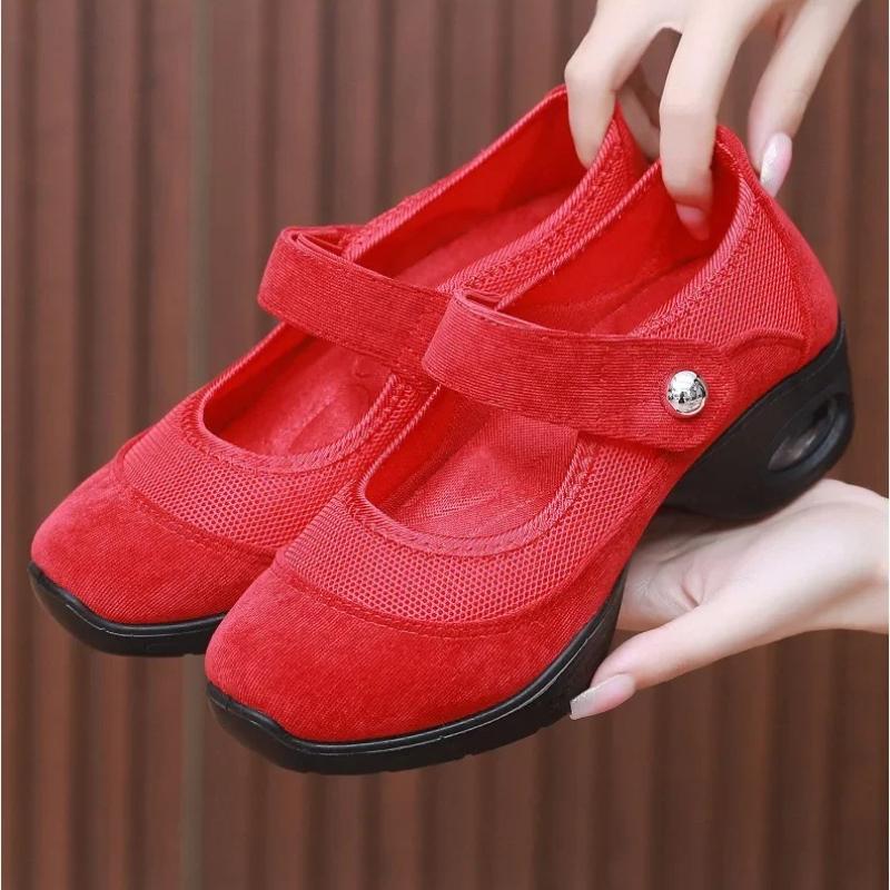 Comfortable Women's Dance Shoes Soft Bottom Square Dancing Shoe Mesh Breathable Step-On Thick Heel Work Shoes Mom Shoe