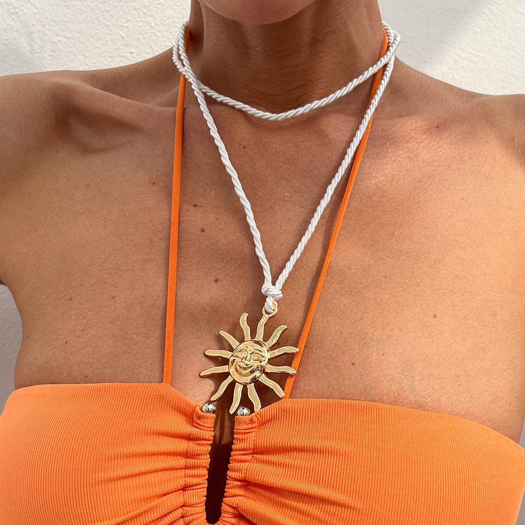 Vintage Multilayer Sunflower Pendant Necklace for Women Exquisite Imitation Pearl Beads Chain Choker Girls Aesthetic Y2K Jewelry