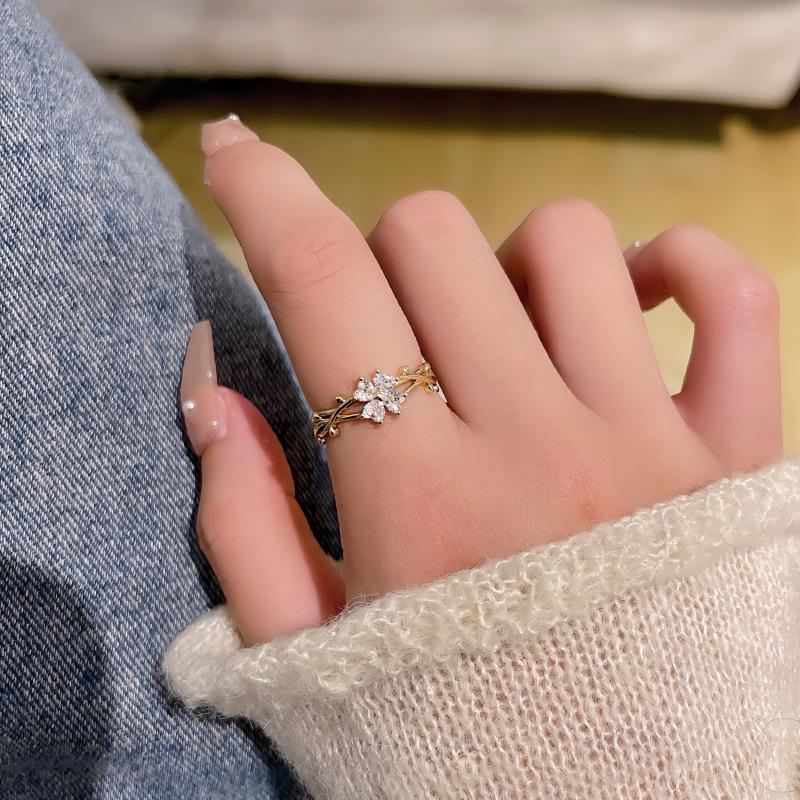 New Four-leaf Zircon Flower Ring Women's Design Sense Niche Open Ring Jewelry