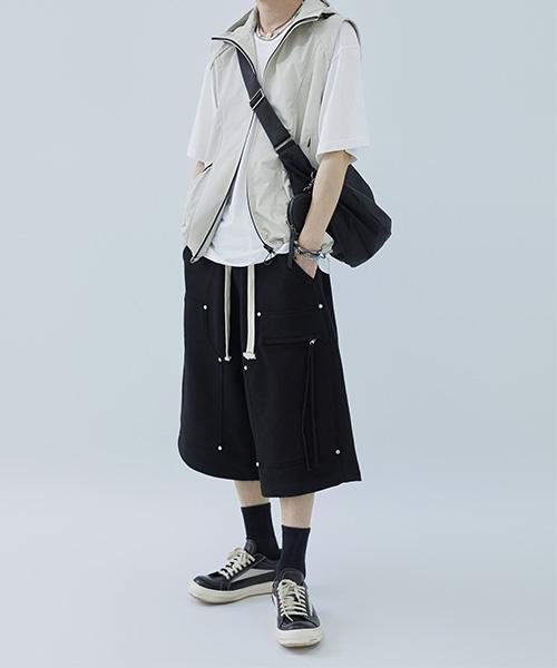 Mimdeowodeulobeu Solar Rivet Bermuda Pants_Black