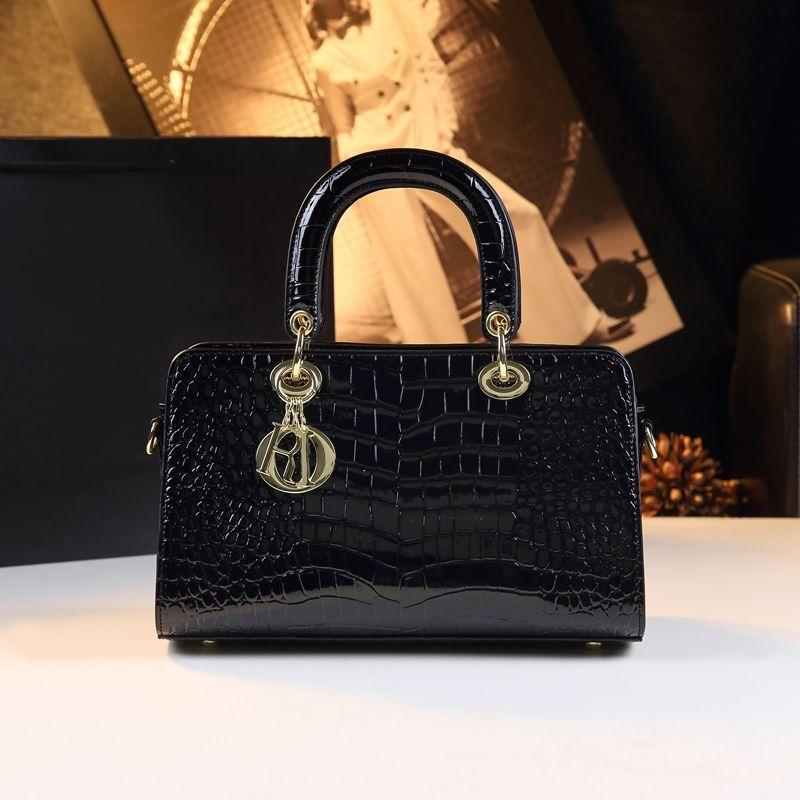 

Princess Diana Bag Atmospheric Alligator Pattern Leather Women S Bag One Shoulder Crossbody Handbag Exquisite Trendy Hand Carry чорний