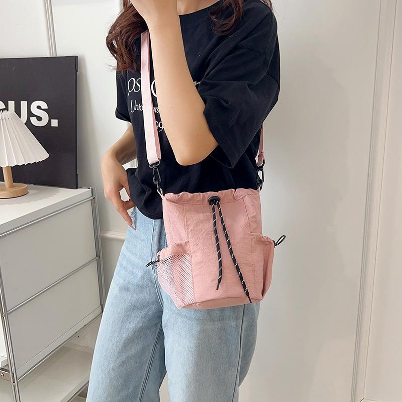 Women's Nylon Crossbody Bag Casual Bucket Bag Fashion Drawstring Popular Multifunctional Adjustable Strap Shoulder Tote Bags
