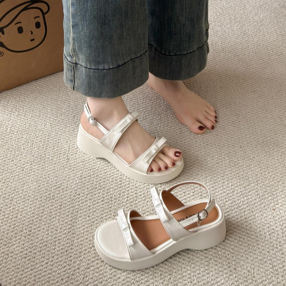 2025 Sandals Bow Shoes Clogs With Heel Open Toe Increasing Height New Retro Thick Summer Girls Peep Gladiator Scandals Rome