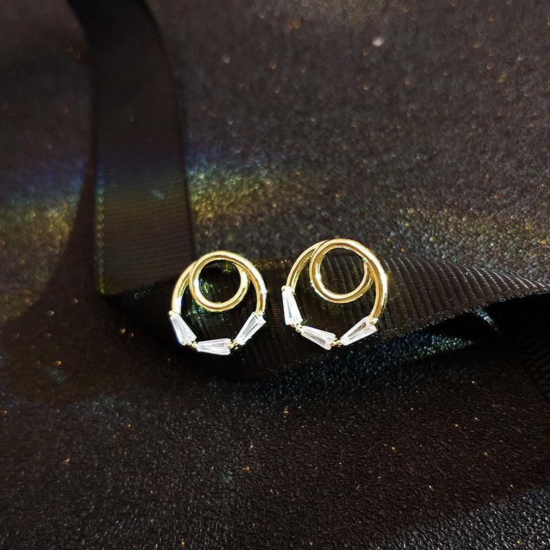 Cercei cerc de zircon alb la modă Cercei de vară simpli și mici la modă Cercei pentru studenți de nivel înalt Bijuterii fine pentru femei Cadou de zi