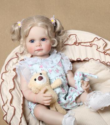 Poupées et peluches – Poupées
