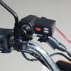 12V 2.1A Motorrad Doppel-USB-Handyladegerät mit Ein-Aus-Schalter & LED-Voltmeter & Zigarettenanzünder, Motorradlenkerklemme, Wasserdicht
