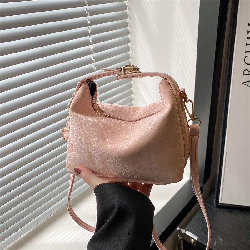 Women's Bag 2025 New Fashion Retro Pillow Bag Personality Trend Shoulder Bag Temperament Simple Niche Messenger Bag Women