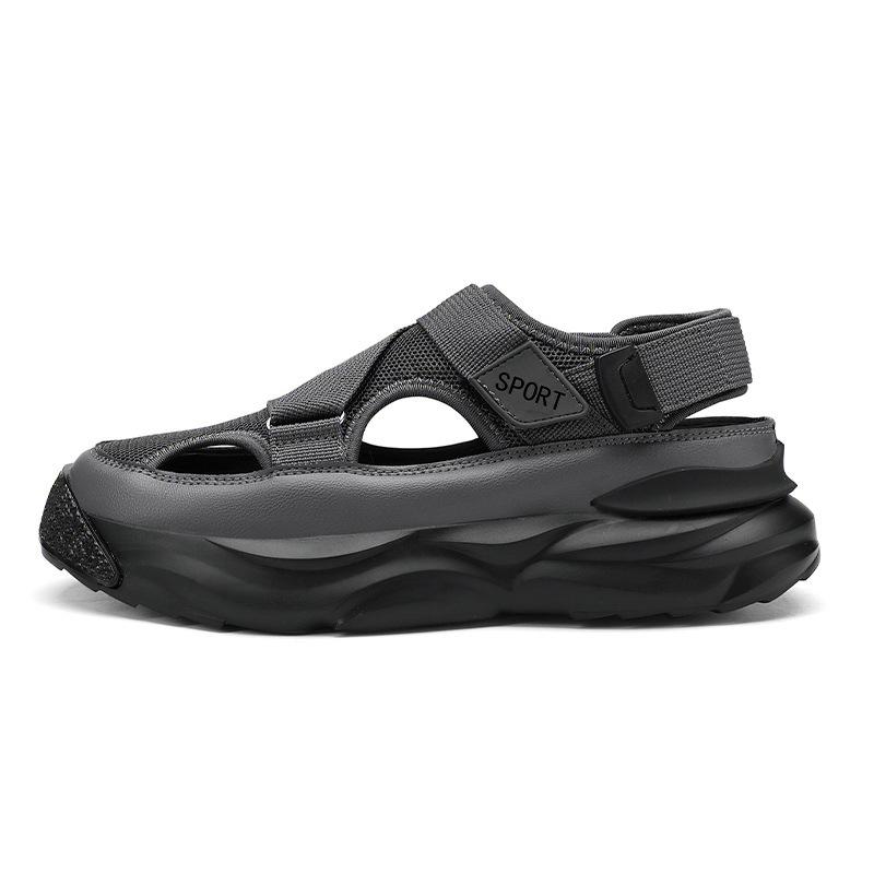 Hole shoes men's 2025 new summer wear to work dad driving sandals men's bag head sports beach sandals