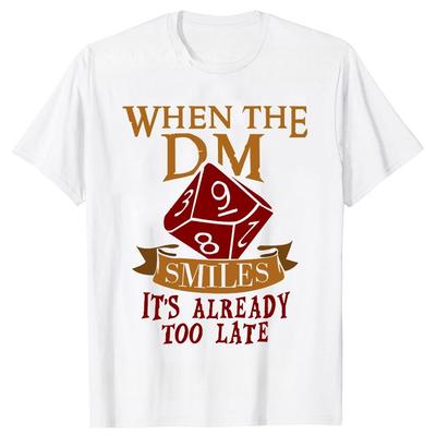 Der Dungeon Master Lächelt DM RPG Gamer Gaming D20 T-Shirt Geschenke Lustig Spiel Geeks Grafik T-Shirt Oberteile Kurzarm