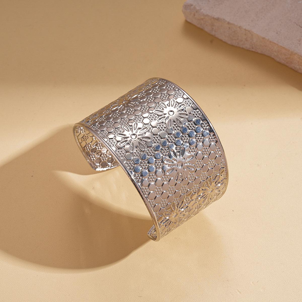 

Metallic flower geometric pleated pattern wide surface open bracelet heavy industry environmental protection jewelry