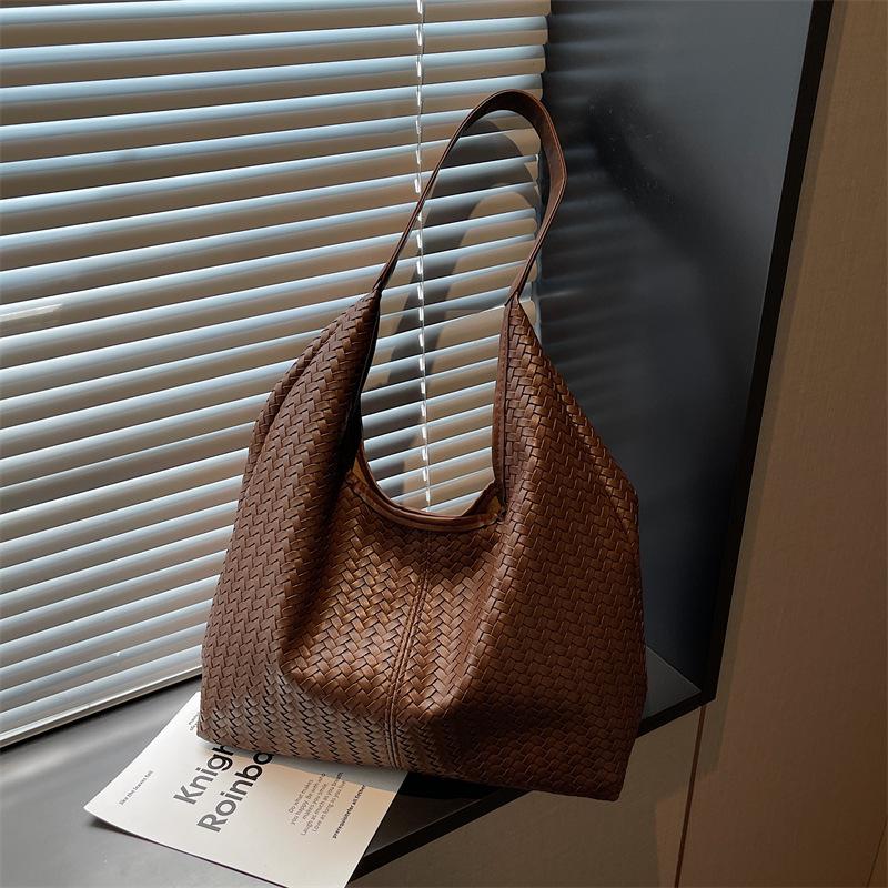 Casual large-capacity bag female popular versatile foreign style shoulder bag bucket bag