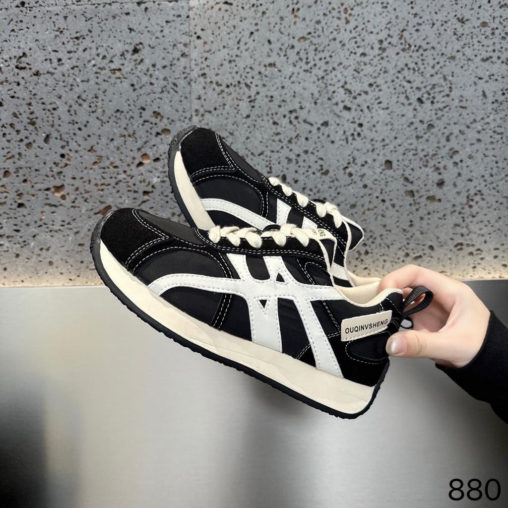 Leather inner height increase German training shoes women's 2025 new ins super fire platform versatile Forrest Gump shoes casual sports board shoes