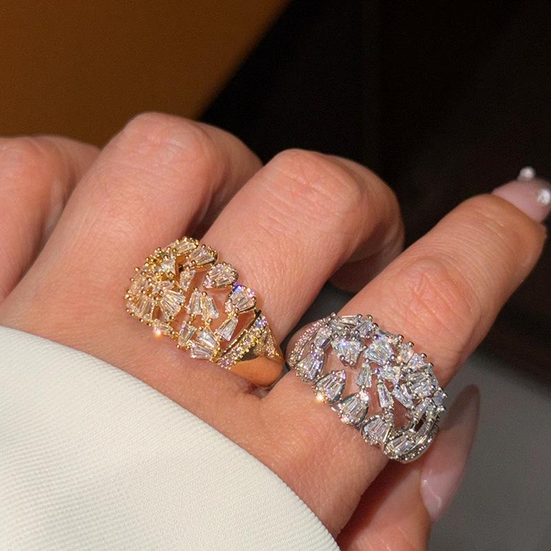 Elegant Irregular Crushed Diamond Ring for Women: High-End, Super Shiny Index Finger Accessory