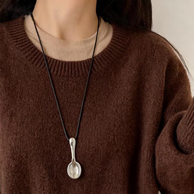 Wang Hedi Spoon Pendant Necklace: Korean Style Women's Choker with Black Rope Sweater Chain