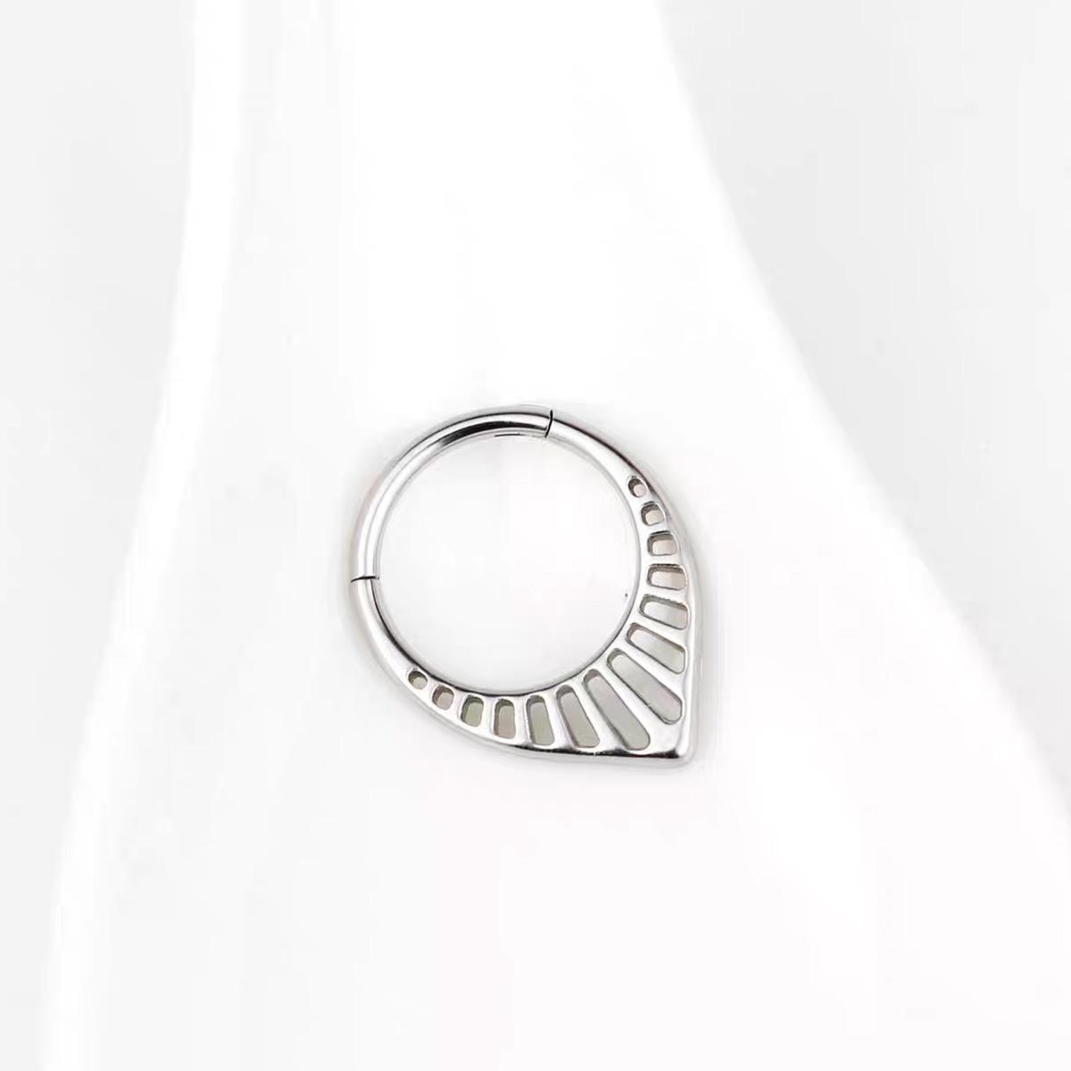 

Ювелирное изделие из нержавеющей стали 316 в форме капли, V-образное полое кольцо для носа 1.2*10mm