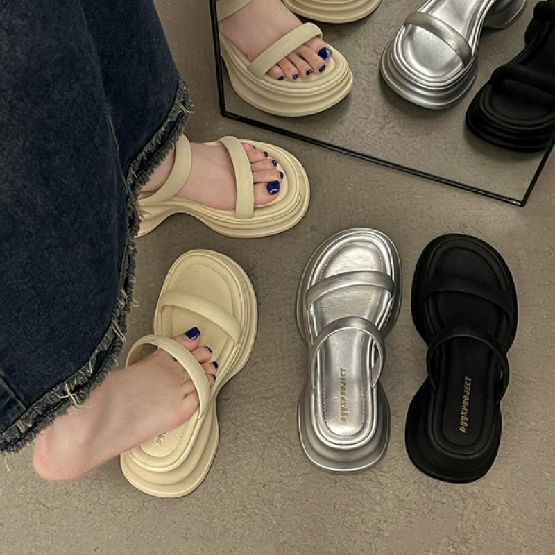 Thick-soled heightening word with sandals women's 2025 summer new outer wear fashionable and versatile casual not tired foot slippers tide