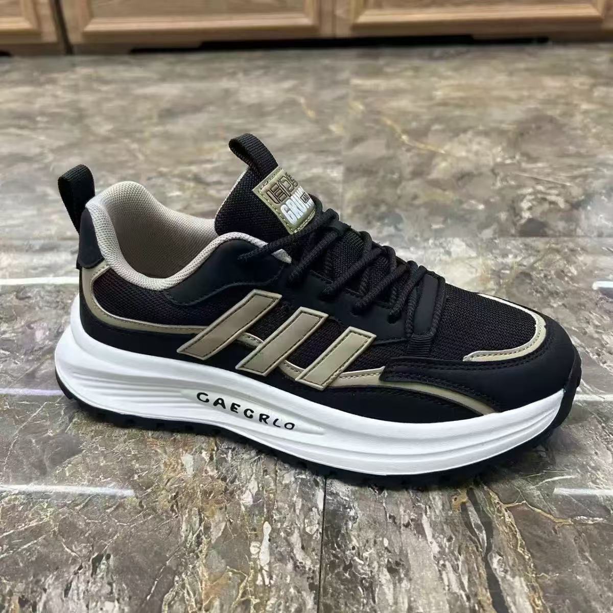 

Кроссовки мужские 2025 года, новая корейская версия, подростковая мода, кроссовки, тренд, толстая подошва, обувь Forrest Gump, мягкая подошва, мужская обувь 39