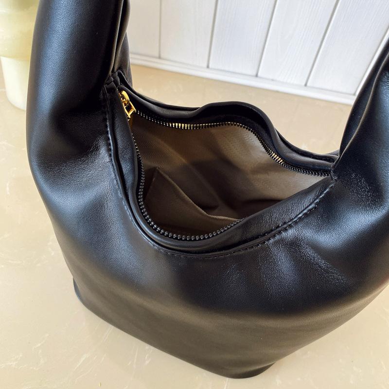 Commute Hand-held Tote Bag, Metal Bucket Bag, Simple and Versatile Crossbody Bag