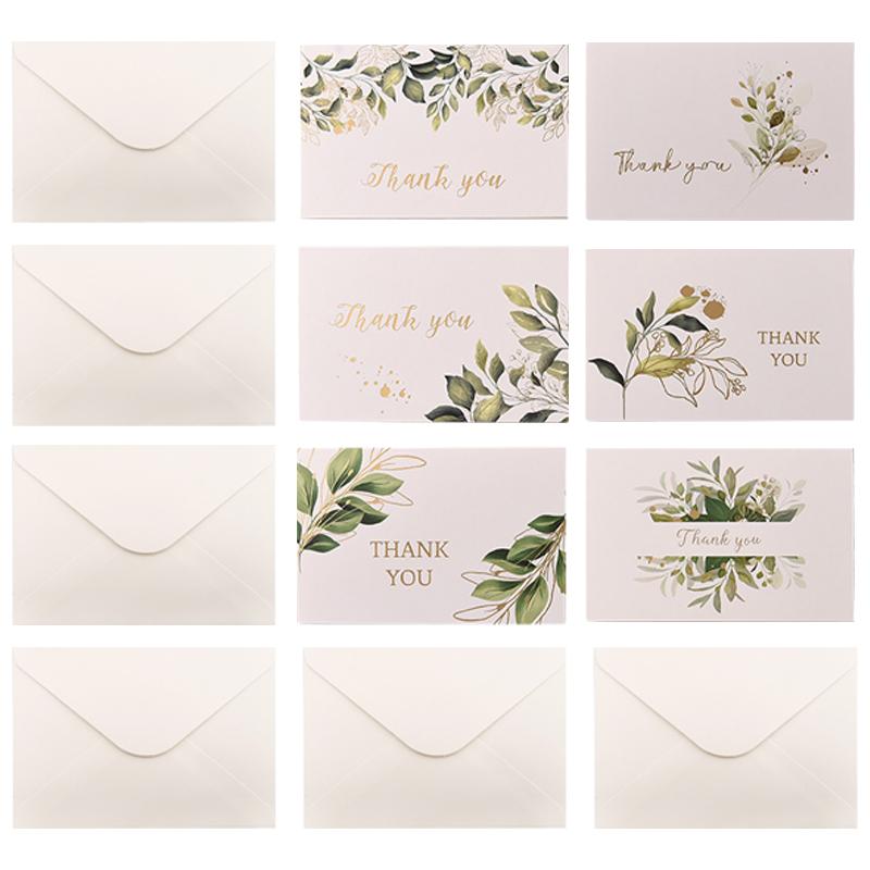 

Набор из 6 поздравительных открыток ко Дню учителя включает в себя простой белый конверт и благодарственную открытку белый