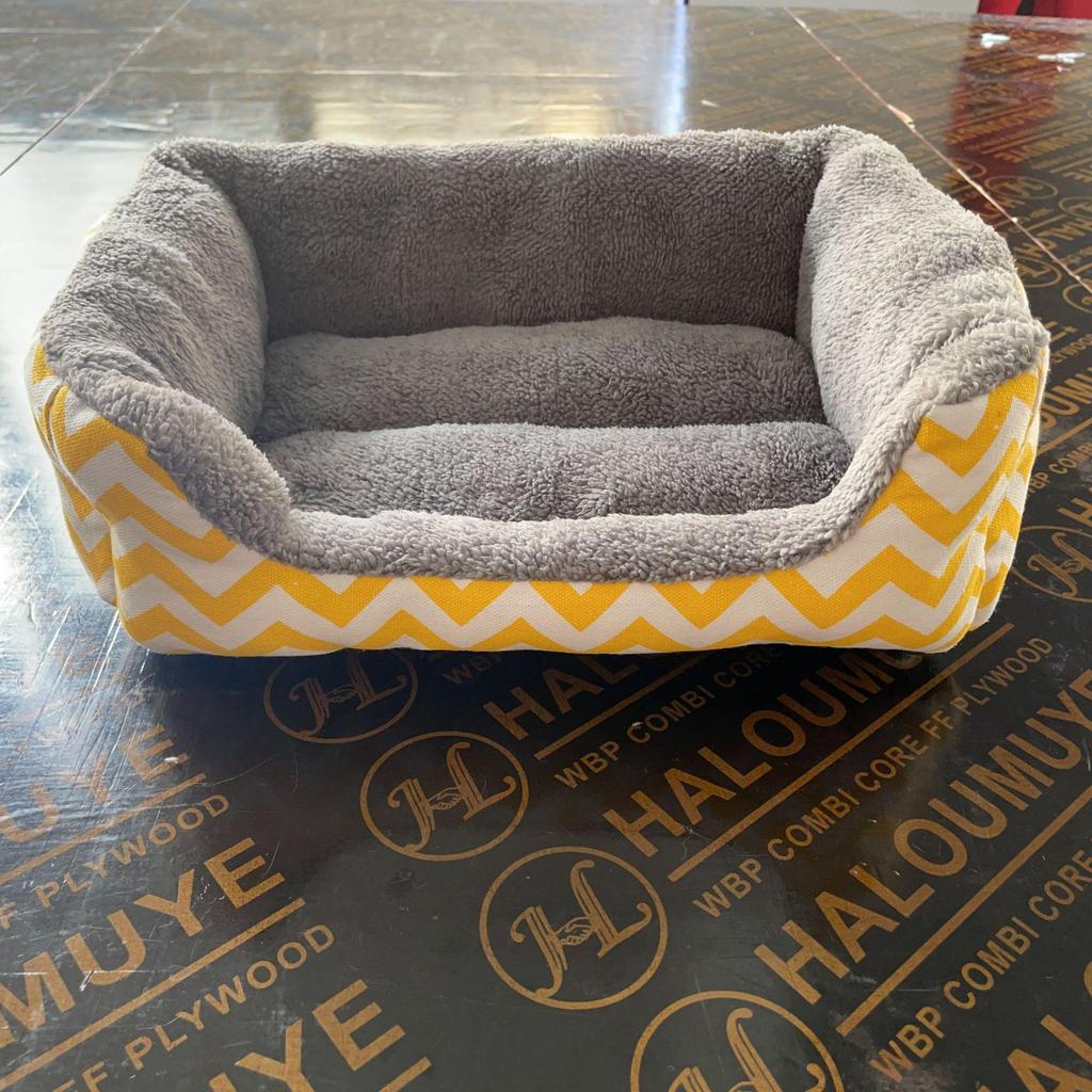 Universal Four Seasons Pet Bed: Warm Winter Nest for Cats & Dogs, All Sizes