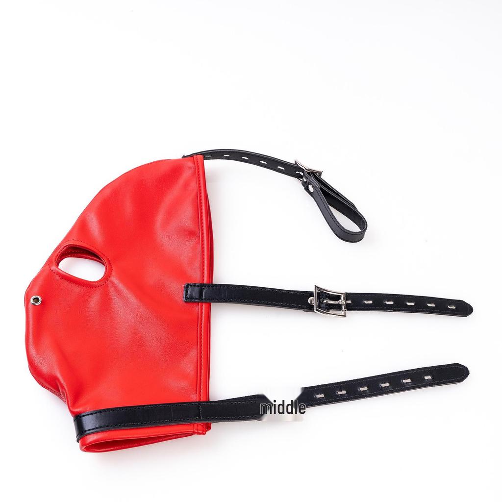 Erotická kukla s odhalenými očima pro cosplay a jevištní vystoupení