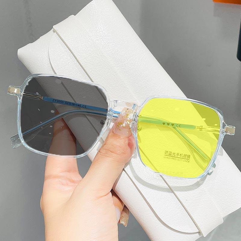 Stylish Large Frame Photochromic Myopia Glasses for Women Anti Blue Light Color Changing Night Vision Near Sight Eyeglasses -4.0