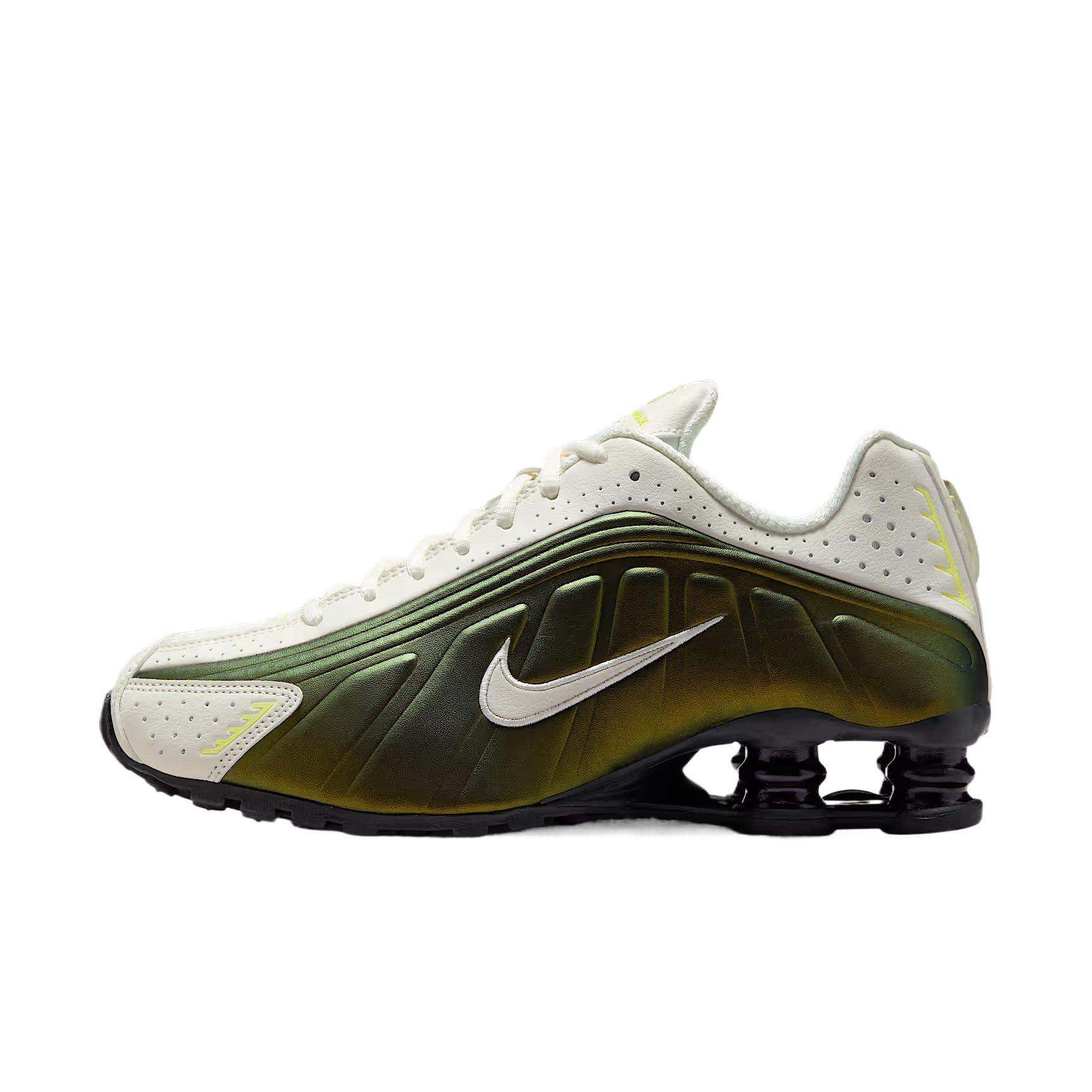 Nike Shox R4 Mid top Casual