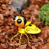 Outdoor Patio Bee Art Small Cute Bumble Bee Garden Statue Outdoor Metal Bee Sculpture Lawn Yard Art Ornament for Backyard Table