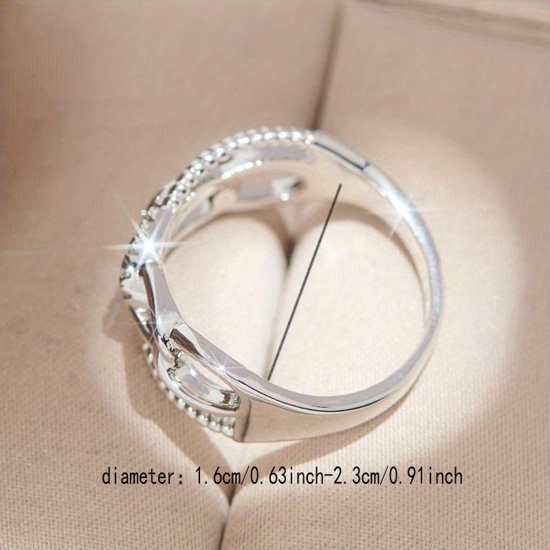 Shining and Unique Creative Chain Interlocking Design, Exquisite and Elegant Micro-inlaid Synthetic Zircon Women's Ring Suitable for Weddings and