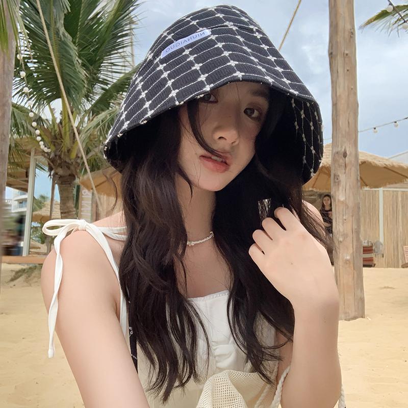 

Plaid big brim bucket hat women s retro bucket hat shows a small lace-up temperament basin hat tide Adult average size (56-58cm) чорний