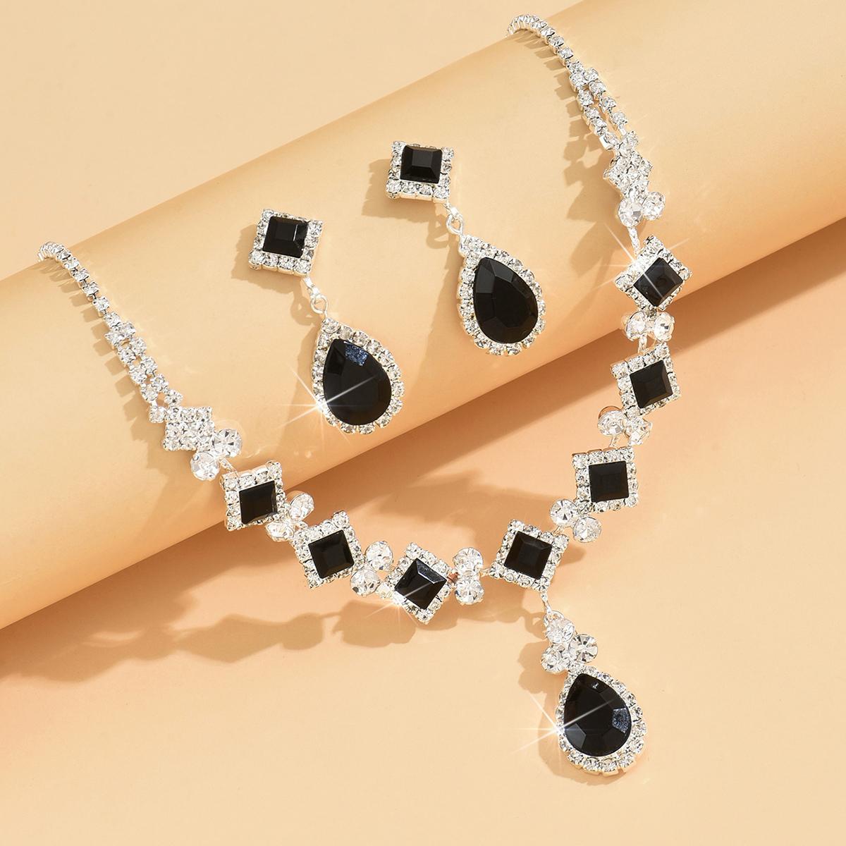 3-teiliges Damenmode Trendige Kralle Kette Geometrie Wassertropfen Halskette Ohrringe Schmuckset Hochzeit Bankett Party Feiertagsgeschenk beige
