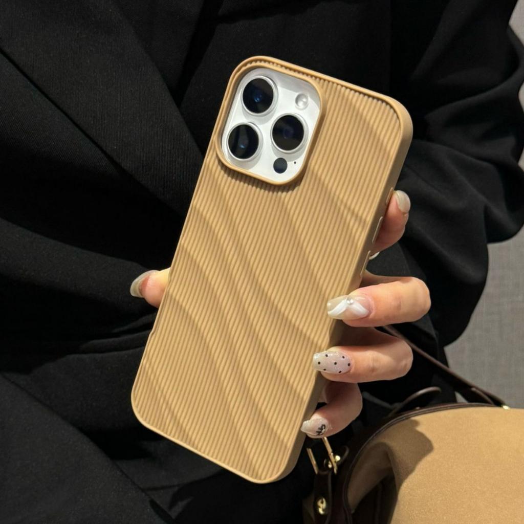 The Cool Corrugated Shell Is Suitable for IPhone16pro Max Mobile Phone Case Solid Color Apple 16/14/13 Simple Style