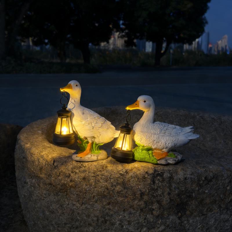 American Animal Resin Duck Solar Lamp for Outdoor Garden Decor