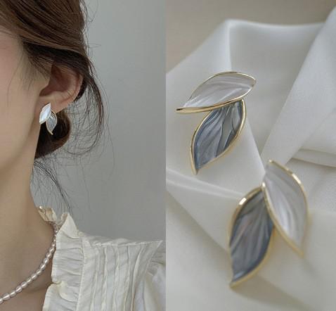 925 Silver Needle Korean Fashion Crystal Flower Earrings For Women Jewelry Trending Luxury Women's French Pearl Earrings