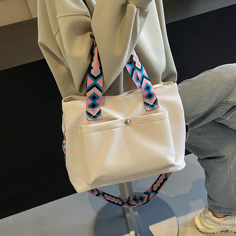 Women's Bag 2025 New Japanese and Korean Ins Casual Messenger Bag Fashionable and Lightweight Handbag Bag Women's Versatile Shoulder Bag