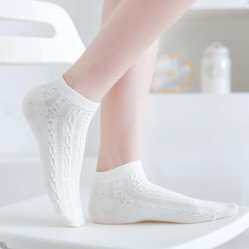 Spring Socks for Women Short Socks Low Waist Shallow Mouth Women's Socks Breathable and Sweat Absorbing Striped Collegiate Style Women's Boat Socks
