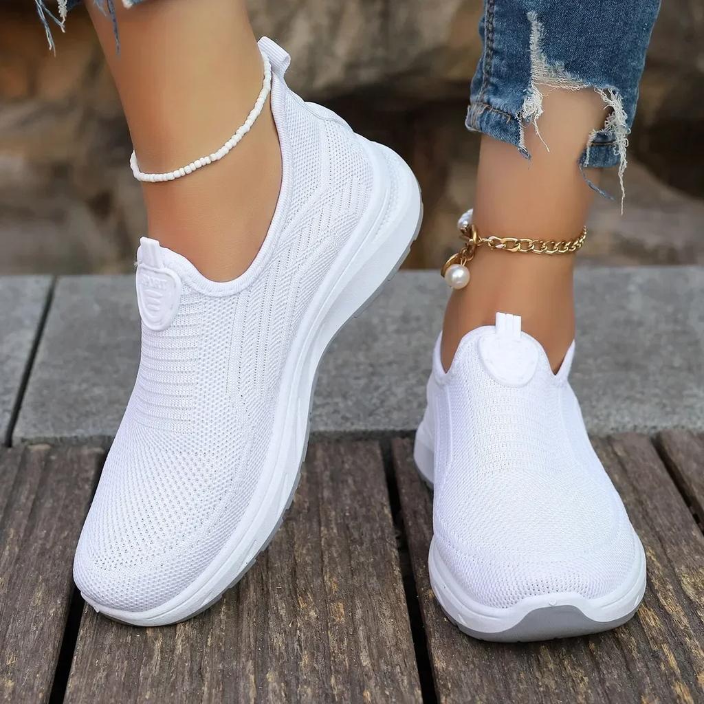 Fashion 2025 Autumn Flying Woven Breathable Large Size Casual Shoes Soft Sole Light Slip-on Shoes Women's Casual Sneakers Wholesale