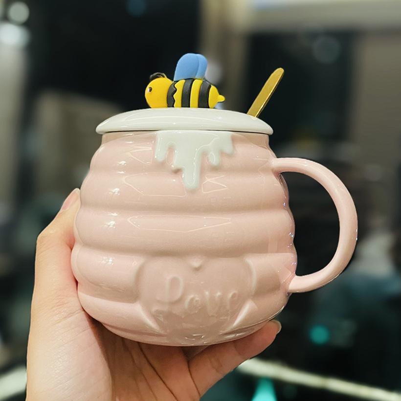 High Appearance Level for Girls Bee Ceramic Mug with Lid Spoon Household Drinking Water  Student Breakfast Milk  Oatmeal Big Belly Cup